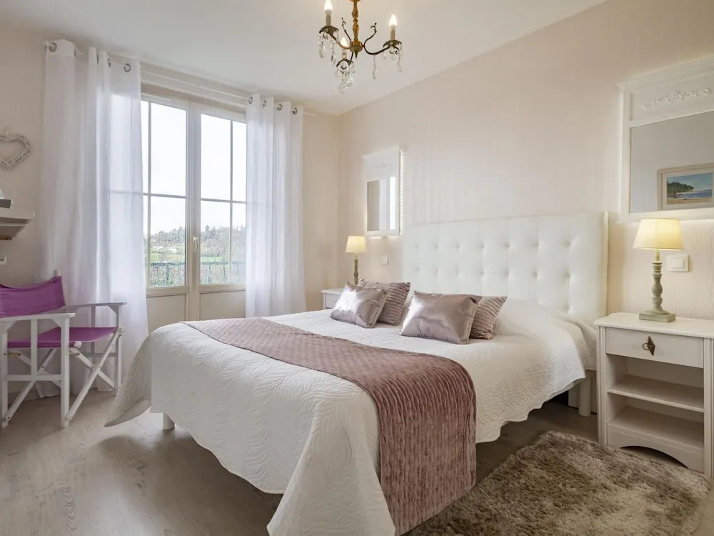 Enticing Holiday Home in Tulle with Garden