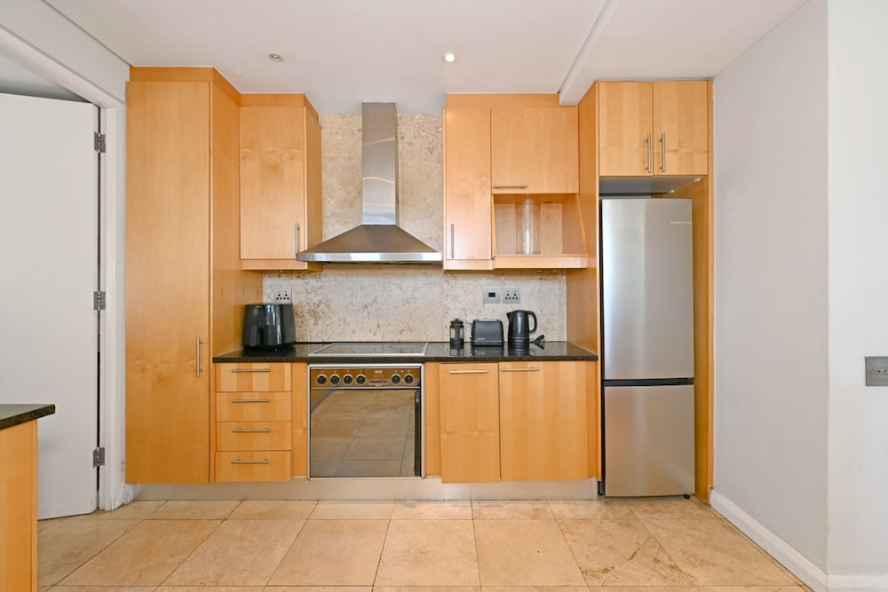 5 Bed House Pool Fresnaye Sea Point