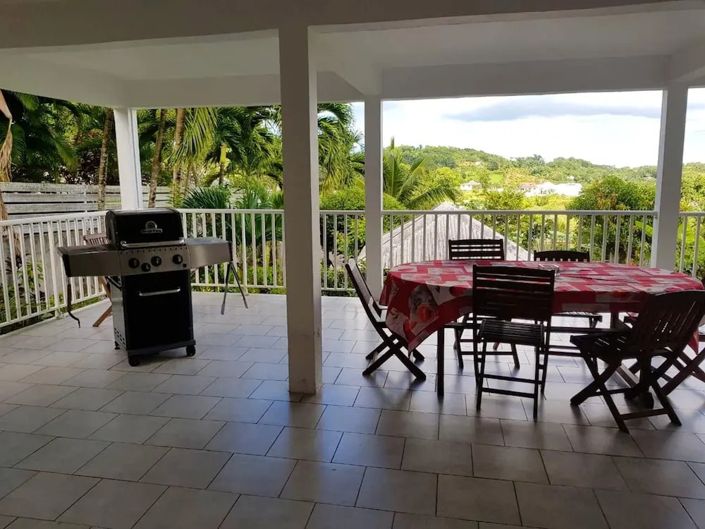 Apartment with 3 Bedrooms in Sainte-Rose, with Wonderful Sea View, Pool Access, Enclosed Garden - 8 Km From the Beach