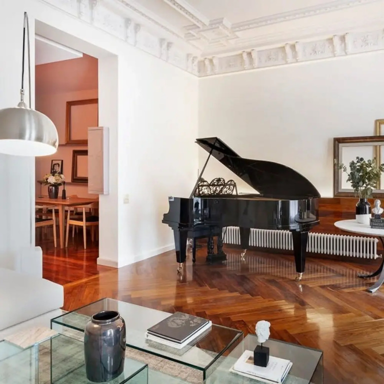 Artist Modernist 3-br Gem Next to Paseo de Gracia