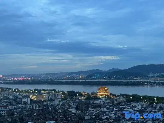 Sanshi Riverside Suite Homestay (IFS Guojin Center Pozijie)
