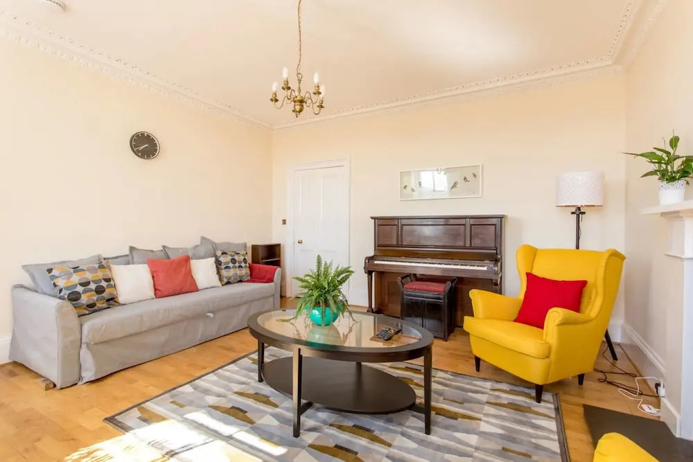 Retro Castle Retreat 2Bed (sleep 6)