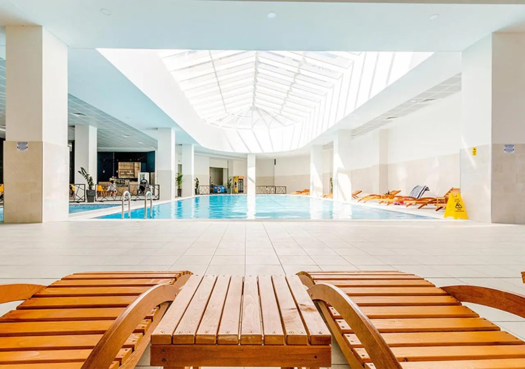 Azure Luxury Sky Apartment