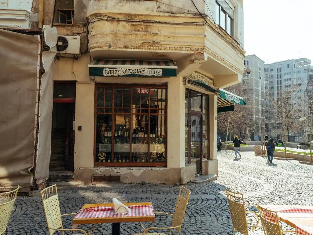 City retro studio in the middle of Old Town