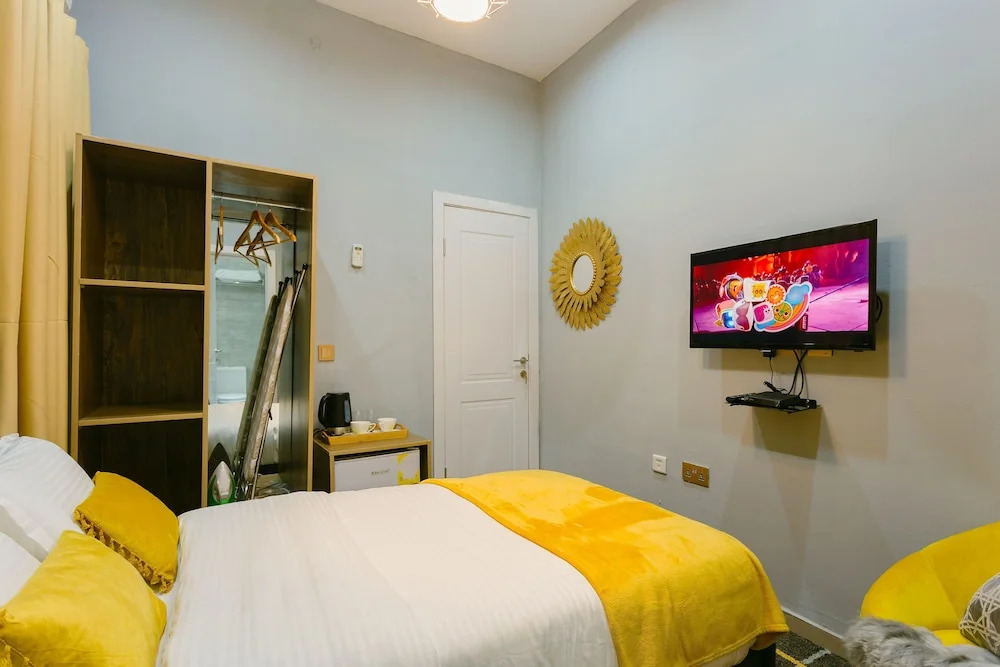 The Avery suites 1