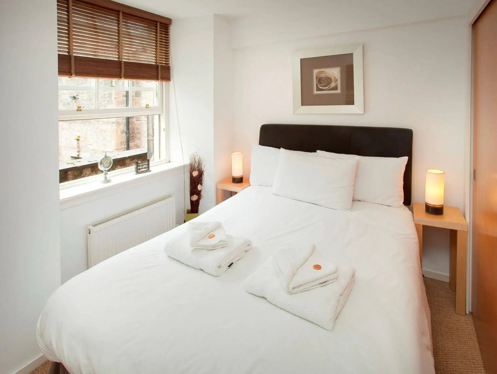 Royal Mile Apartments by Joivy