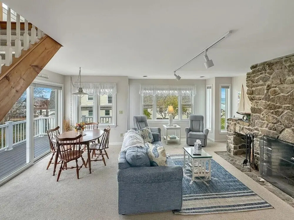 Perkins Cove Gem - Q934