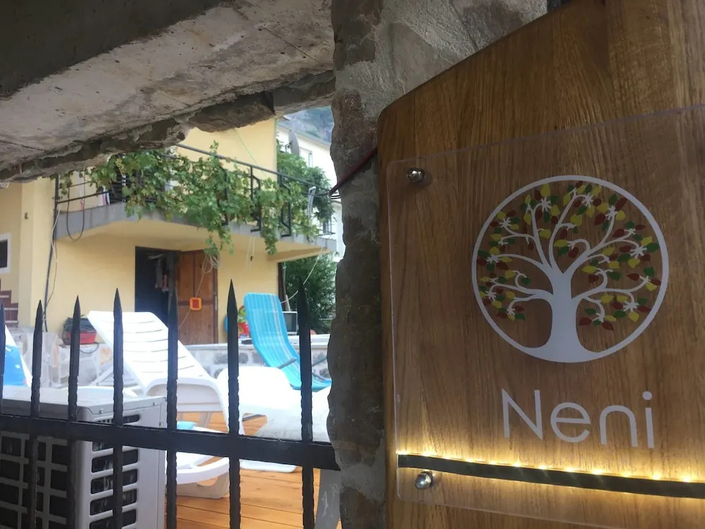 Neni Apartments