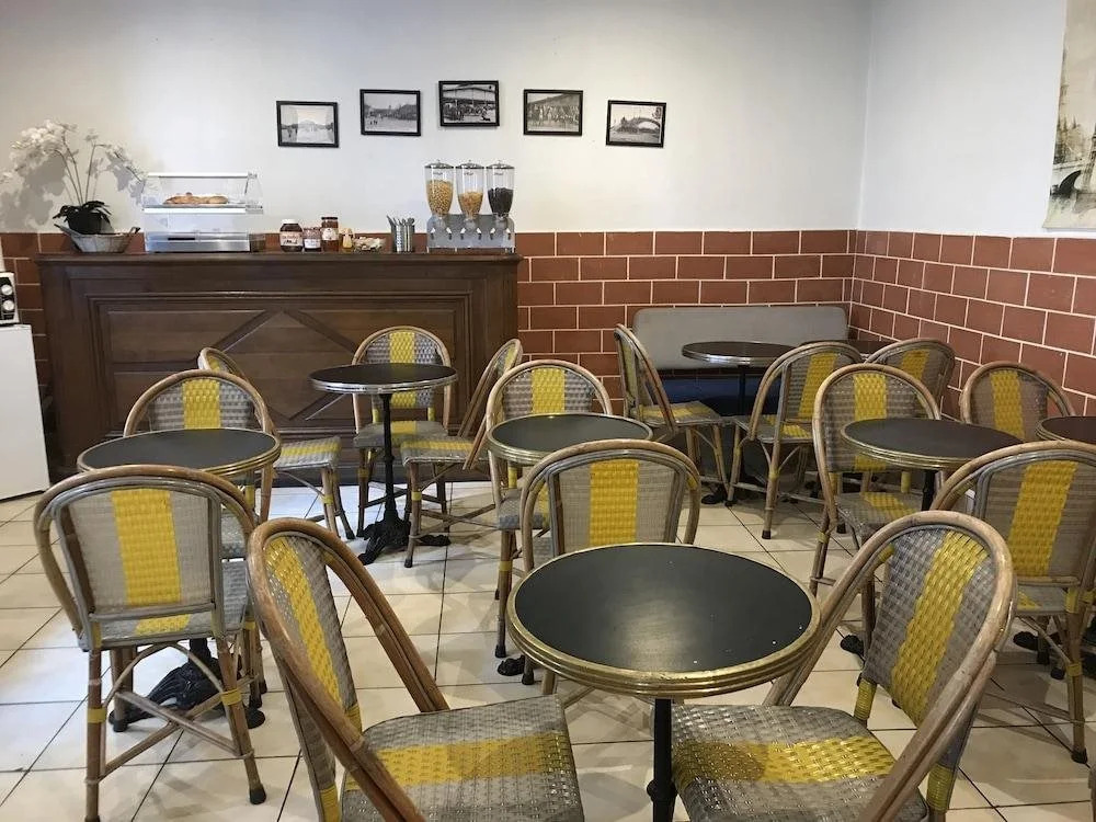 Hotel Agorno Cite de la Musique