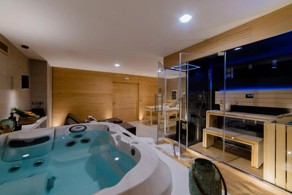 Cumeja Beach Club & Hotel