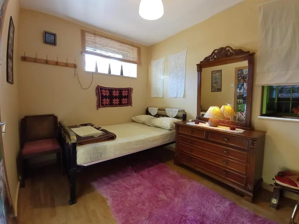 Kalderimi 'Olive Green' Traditional House