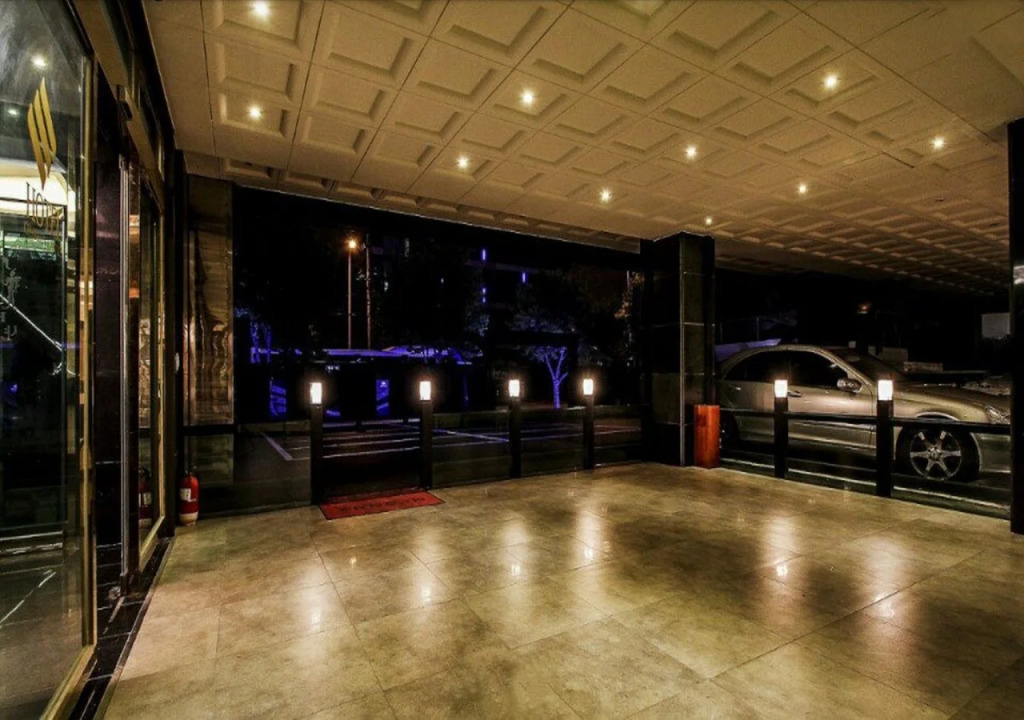 Charlot Castle Hotel