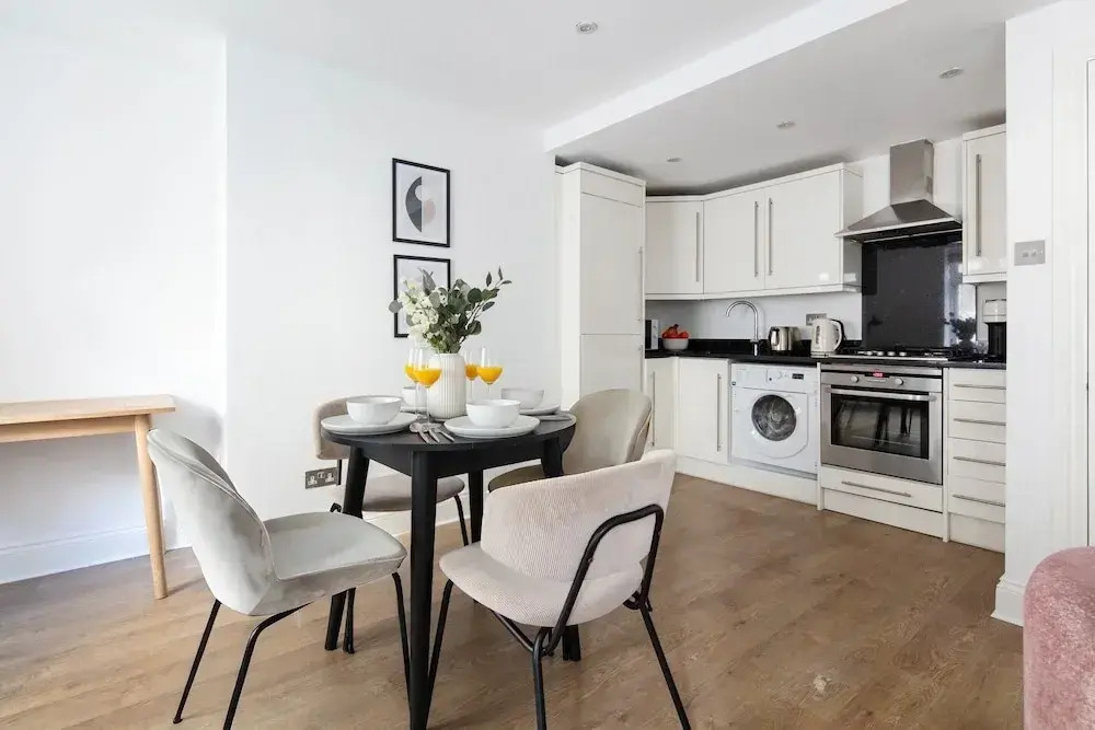 Stylish 1BR in the Heart of Westminster