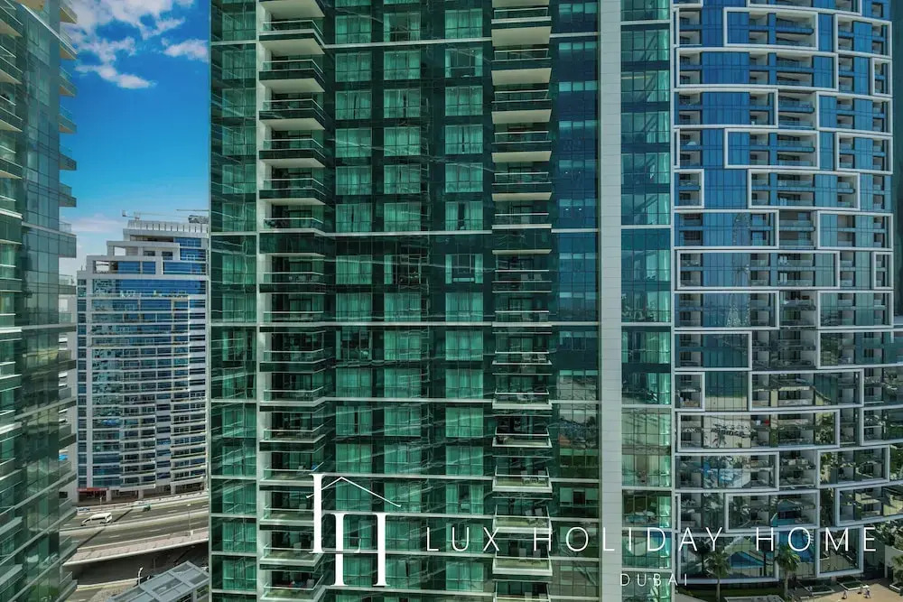 LUX The JBR Beach Sea View Suite