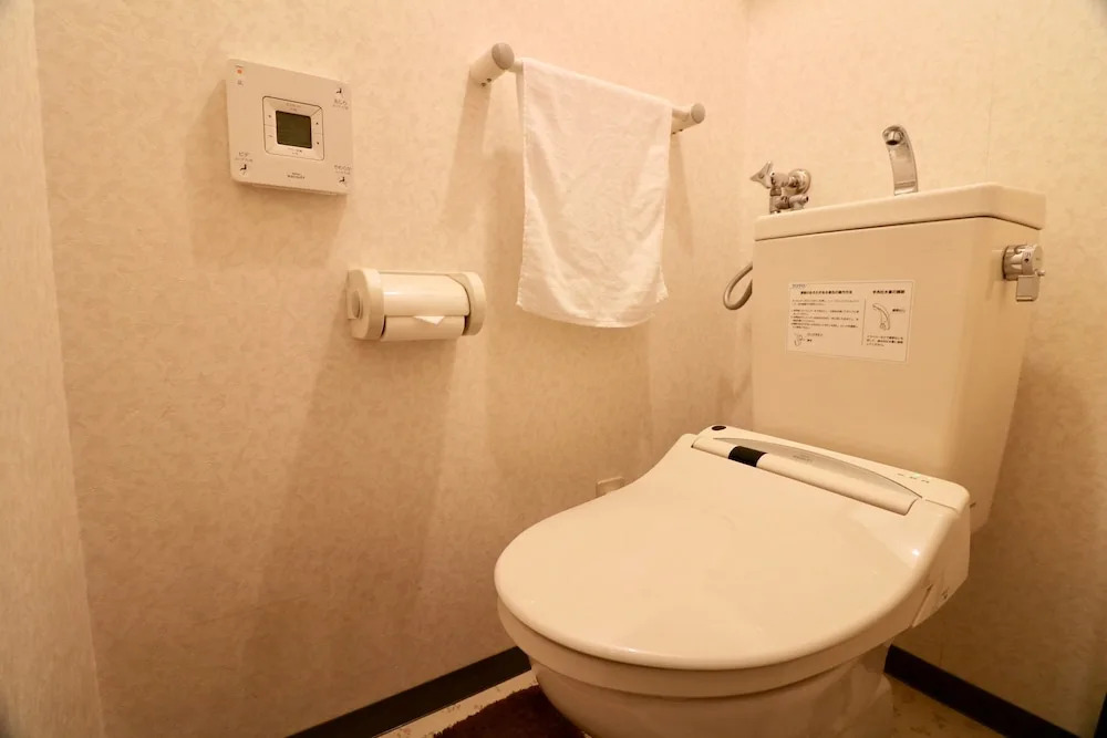Sepia yamanote room202