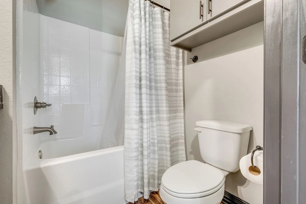 Newly Built 'corner Hideaway' 3 Mi to Texas A & M