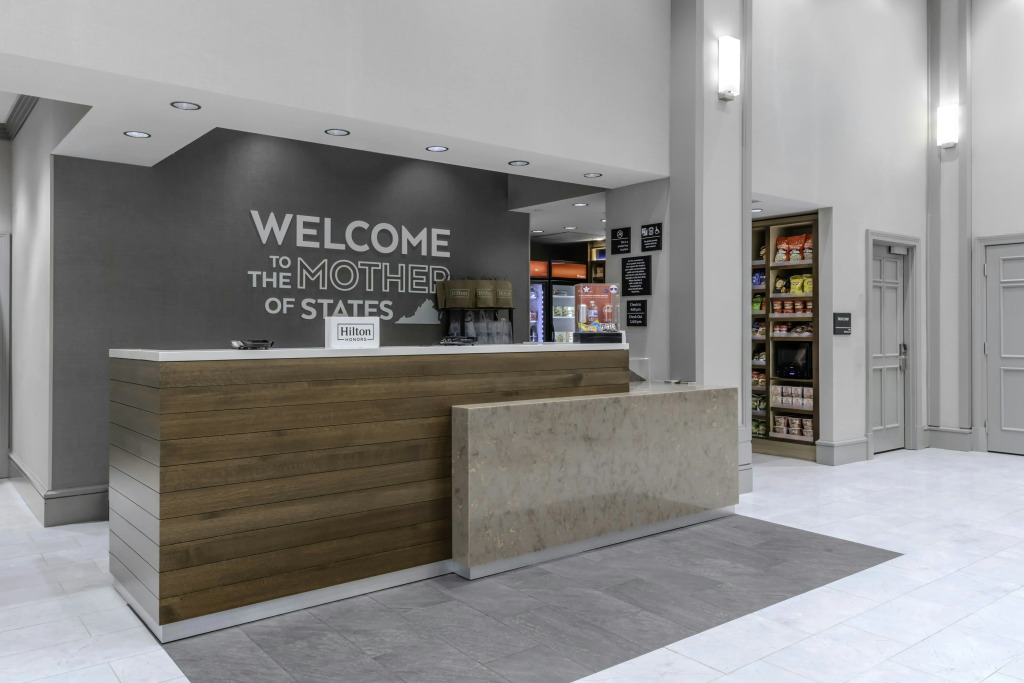 Hampton Inn & Suites Arlington Crystal City DCA
