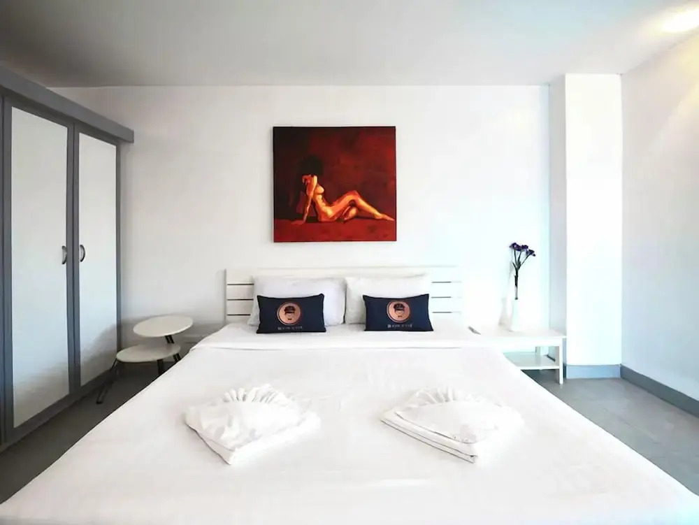 Roomquest Utopia Kata and Residence