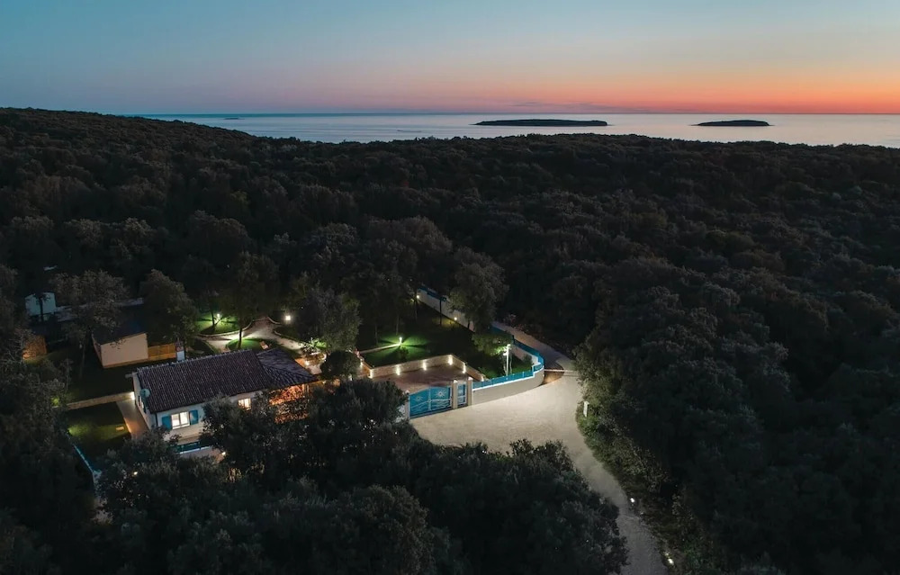 Stunning Home in Rovinj With Wifi and 2 Bedrooms