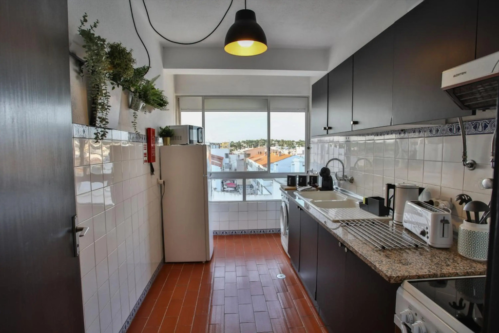 Apartment with balcony, airco & 3 min. from beach