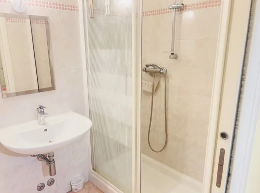 Spacious Flat With Large Terrace-beahost