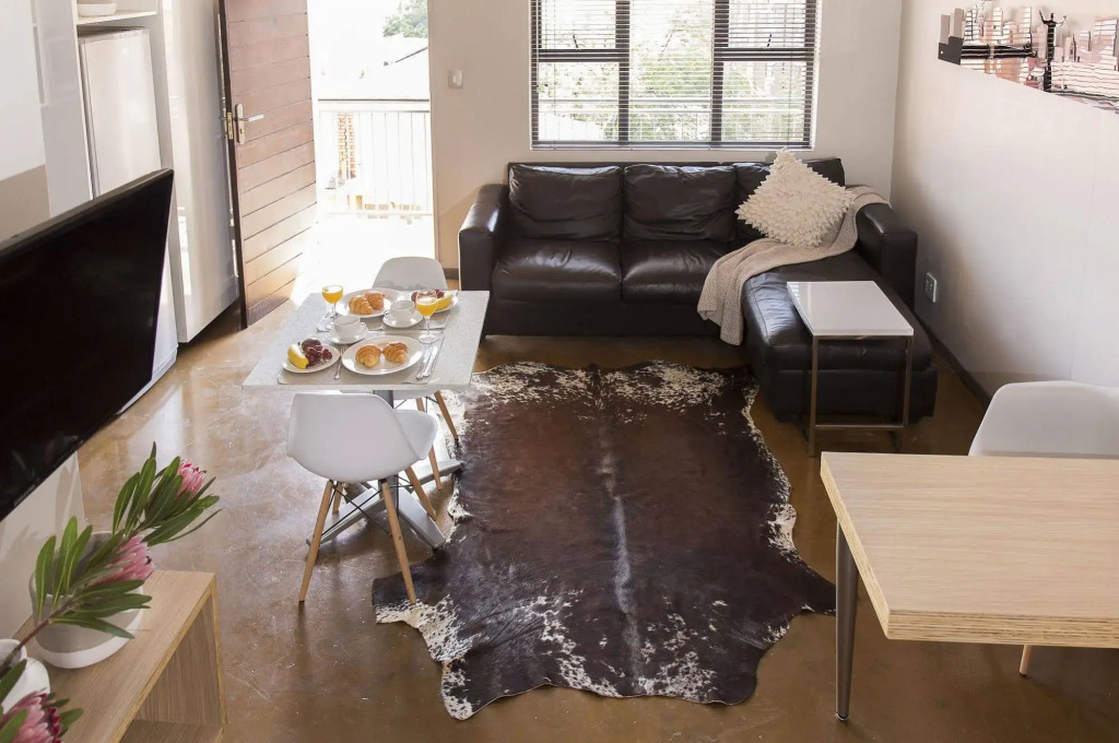 Akanani Apartments