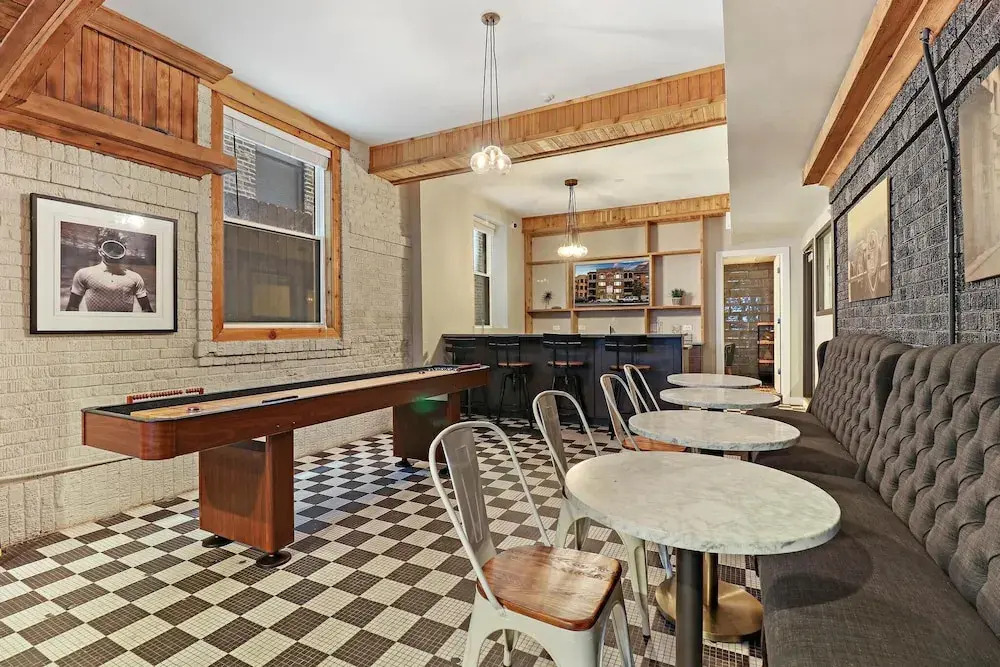 Uptown Studio Gem - Montrose rep