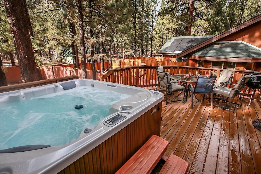1641 - Timber Wolf Den by RedAwning