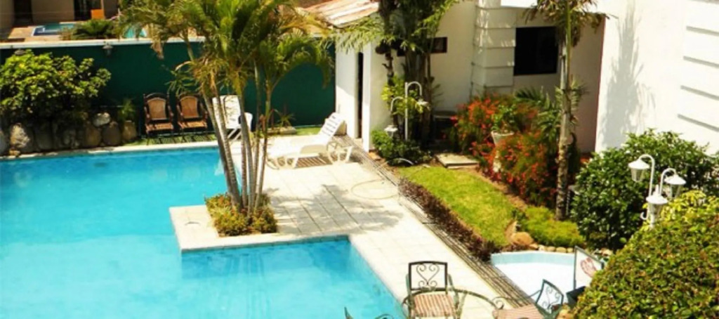Royal Lodge Hotel