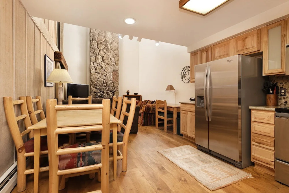 60 Fall Lane Sonnenblick #3 4 Bedroom Townhouse by RedAwning