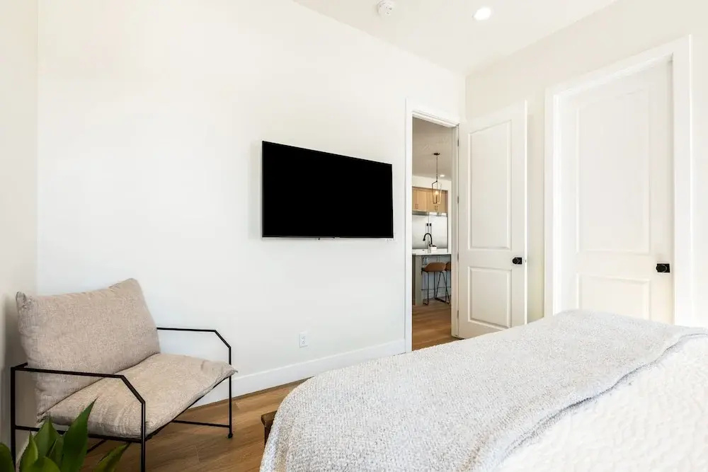 Green Acres 8 Bedroom Townhouse