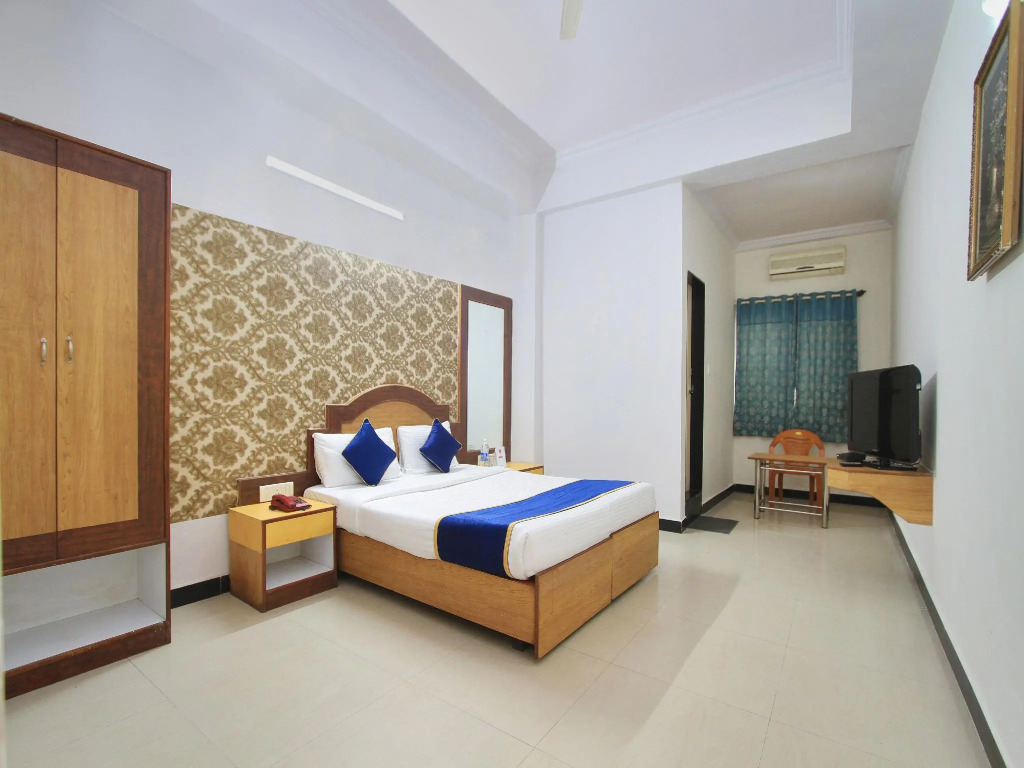 OYO Ira Residency