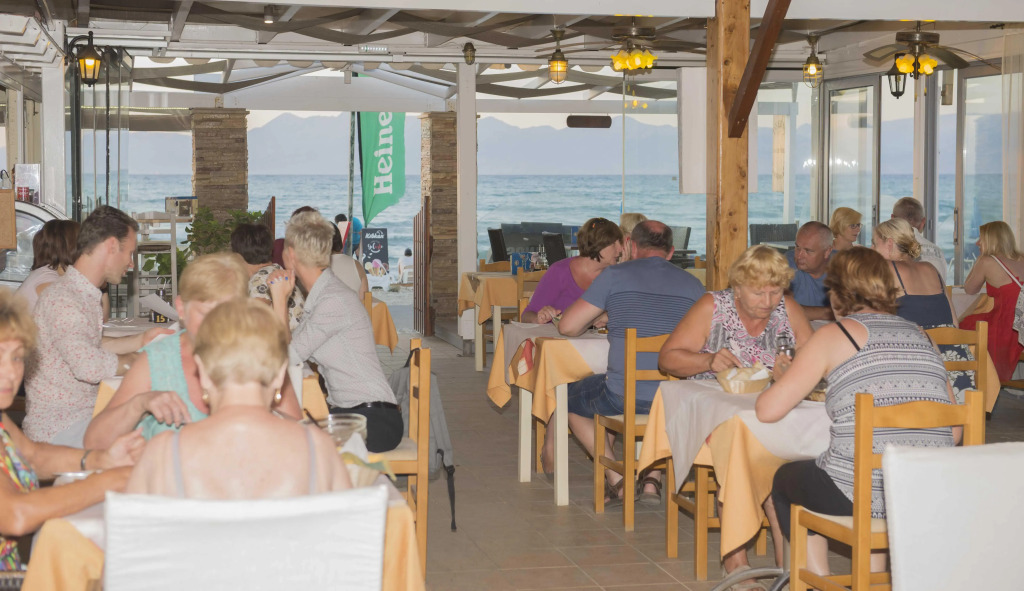 KORMORANOS BEACH