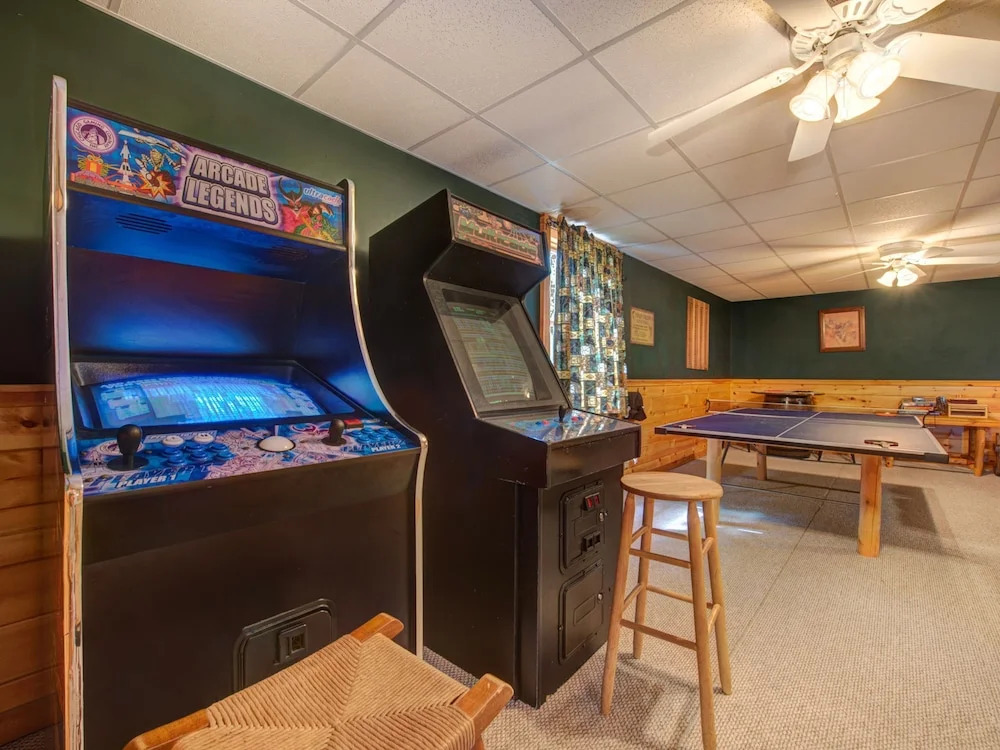 Arrowhead Lodge by Vtrips