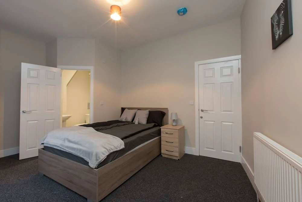 Townhouse @ 66 Rose Street Stoke
