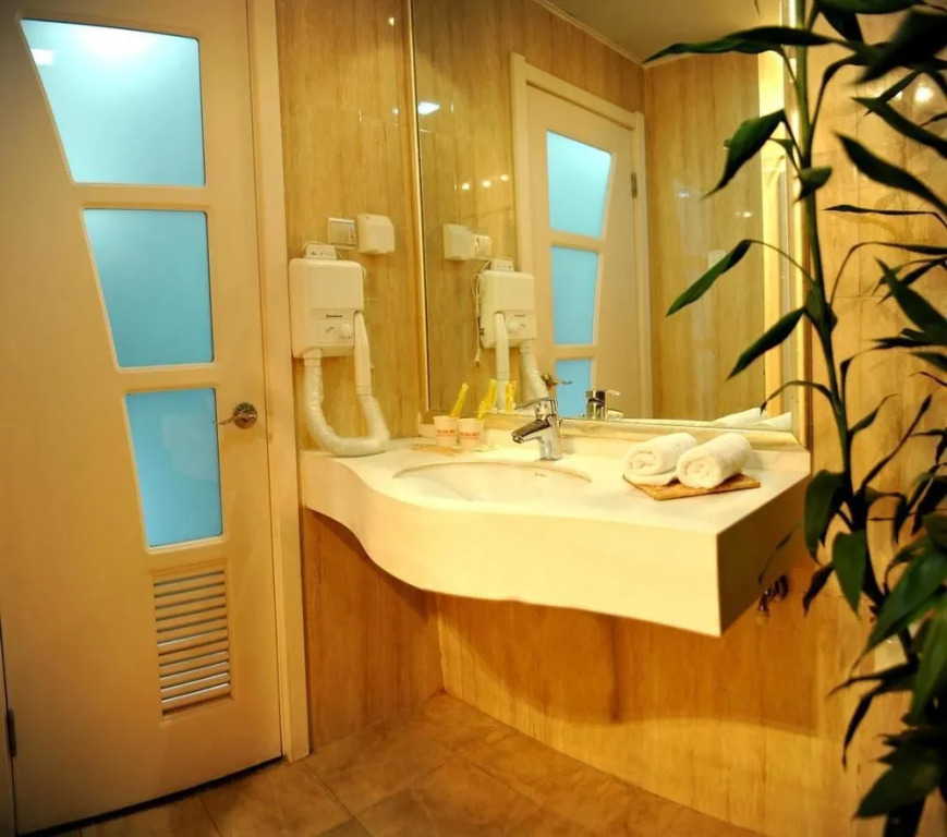 Yijia Holiday Guest House