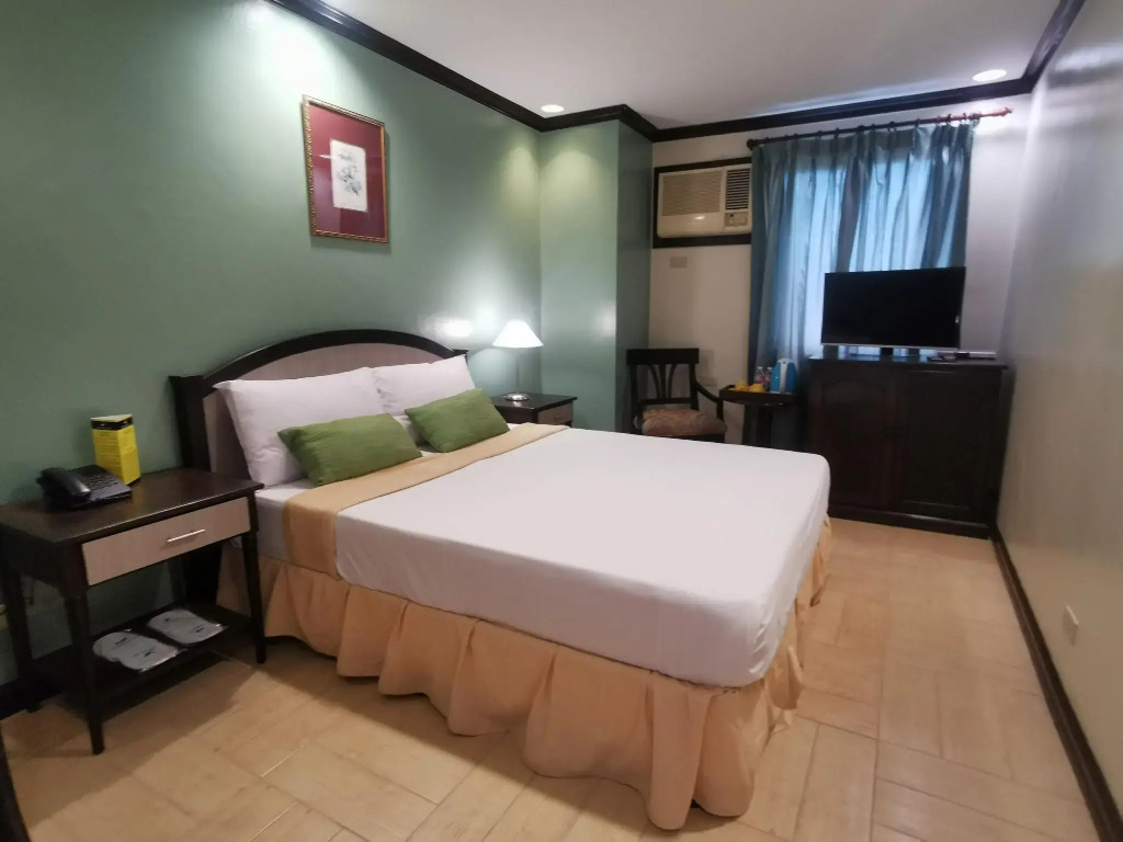 Tagaytay Country Hotel