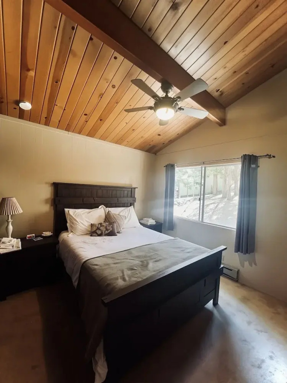 The Cozy Cabin - 2-level Home With Spacious Yard 4 Bedroom Home