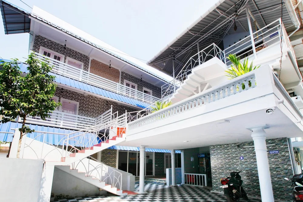 OYO 4867 Royal Homes