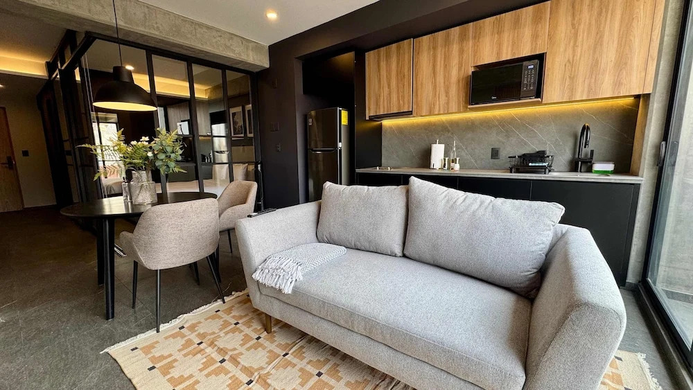w Tasteful 1BR w Private Balcony in Tabacalera