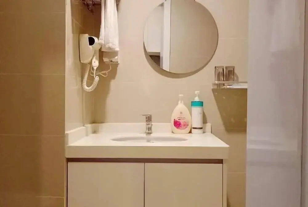 Shili Taohua Theme Apartment