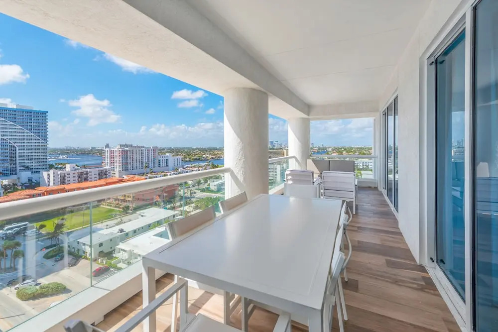 Private Residences at Conrad by Lrmb