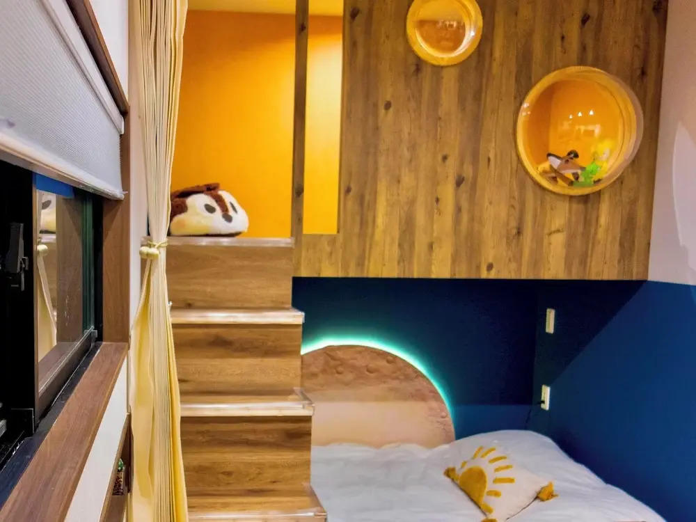 Tokyo Nook