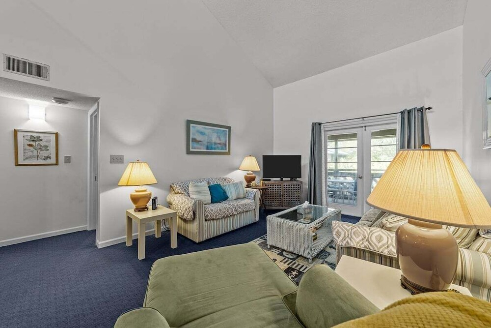 Heron Pointe C12