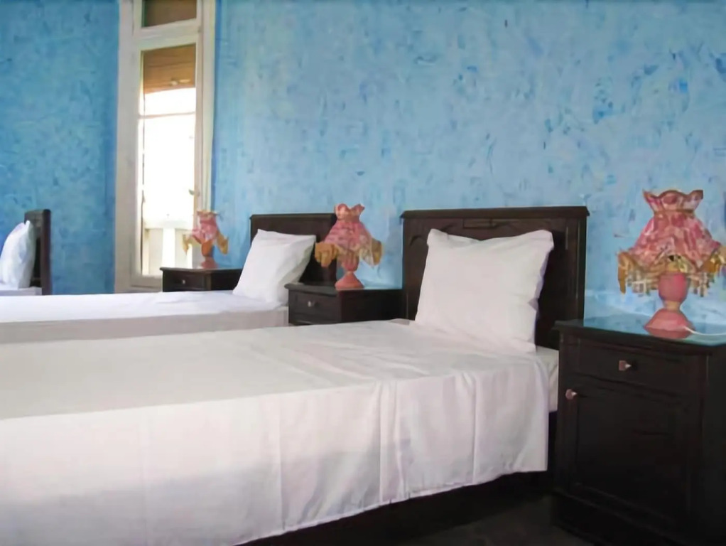 Travelers House Hostel