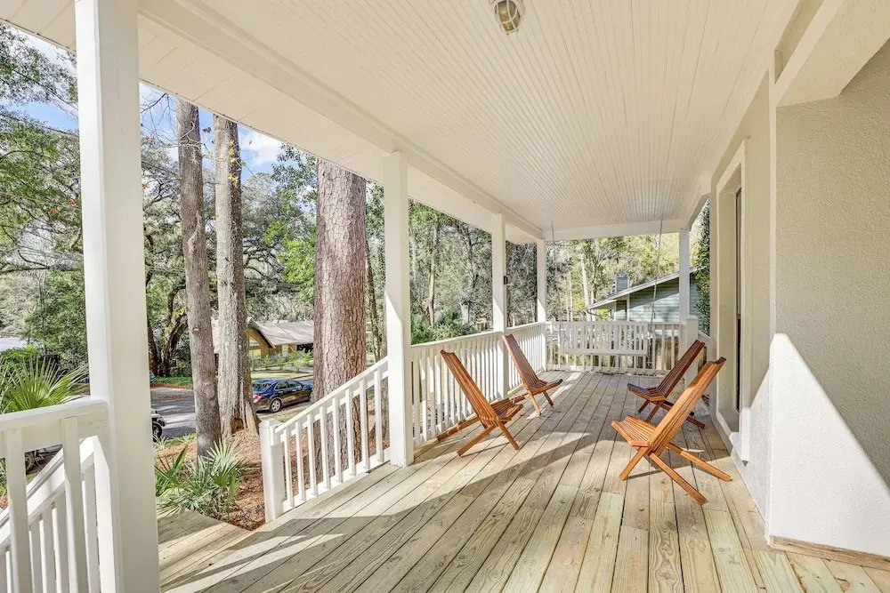 Sunny Gainesville Home ~ Half-mi to UF Campus!