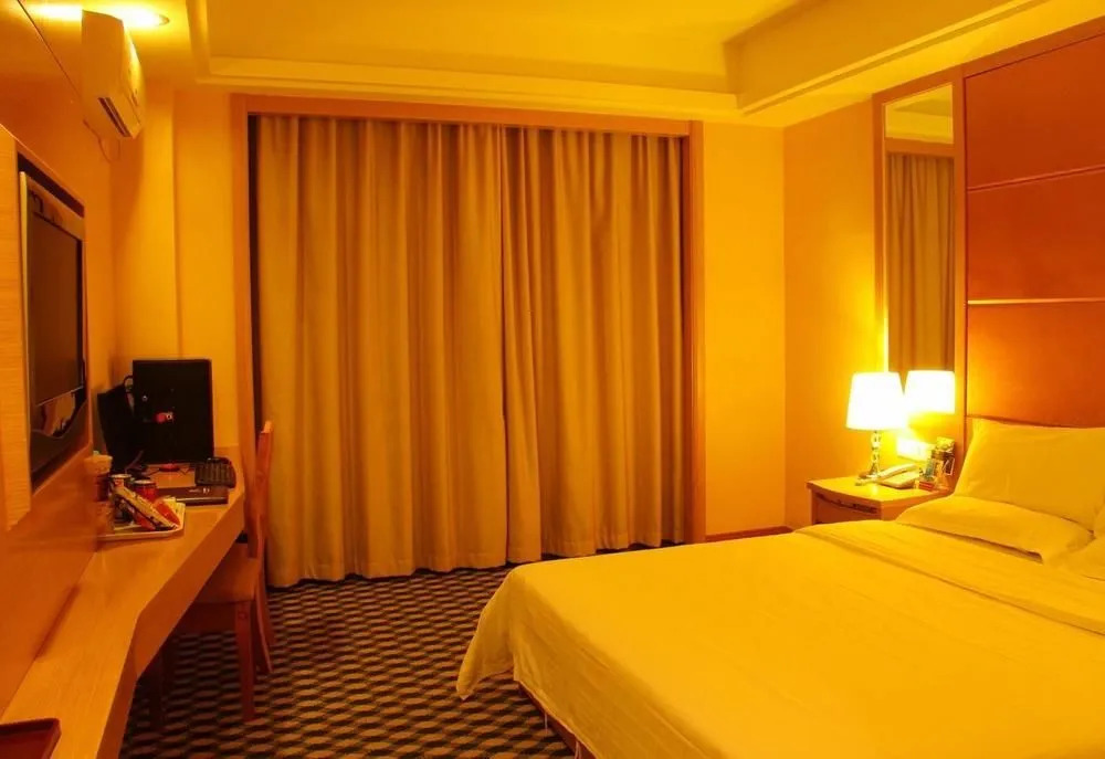 Hong Bao Fashion Hotel(Changan Vanke Wanda)(鸿宝时尚酒店（长安万科万达店）)
