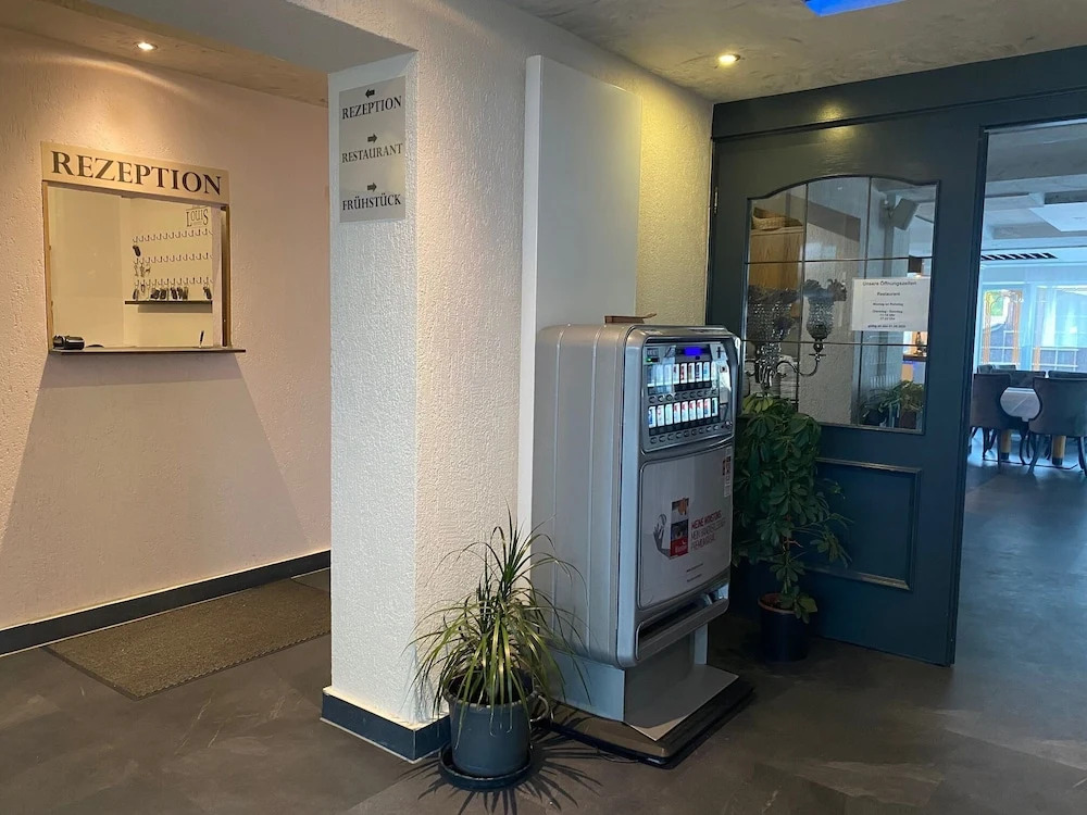 Louis Hotels