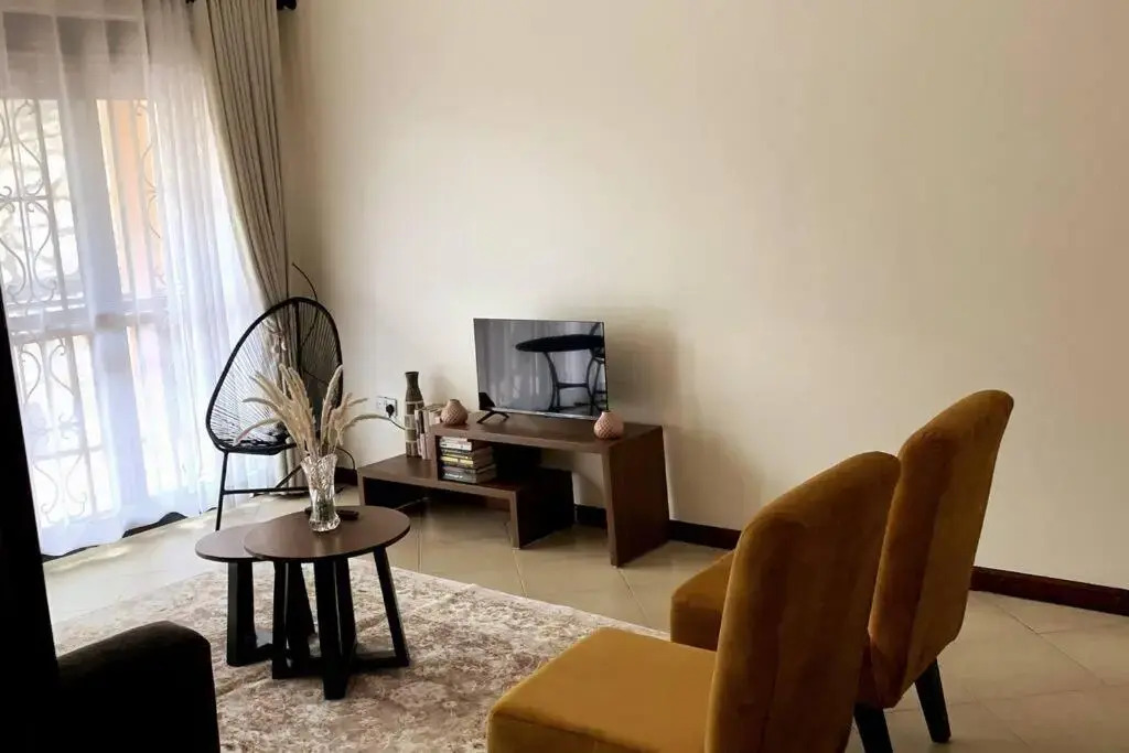 Cozy 2-bedroom Apartment within city limits.