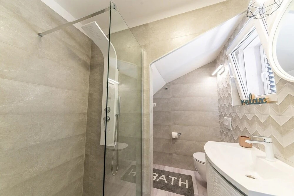 Renci - Great Location & sea View - A3